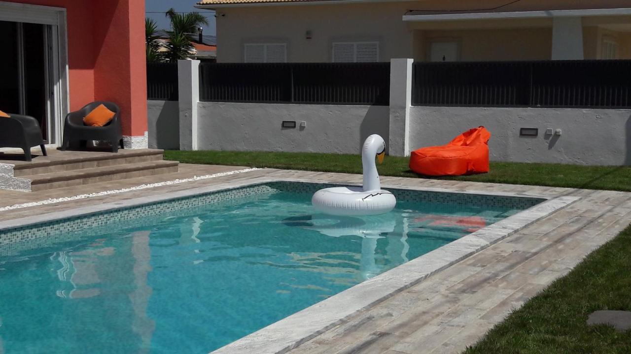 Family Villa Pool & Beach Caparica Luaran gambar